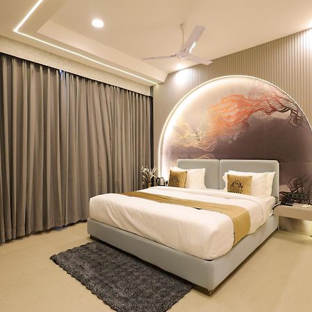 The Meera Hotel Удджайн Экстерьер фото
