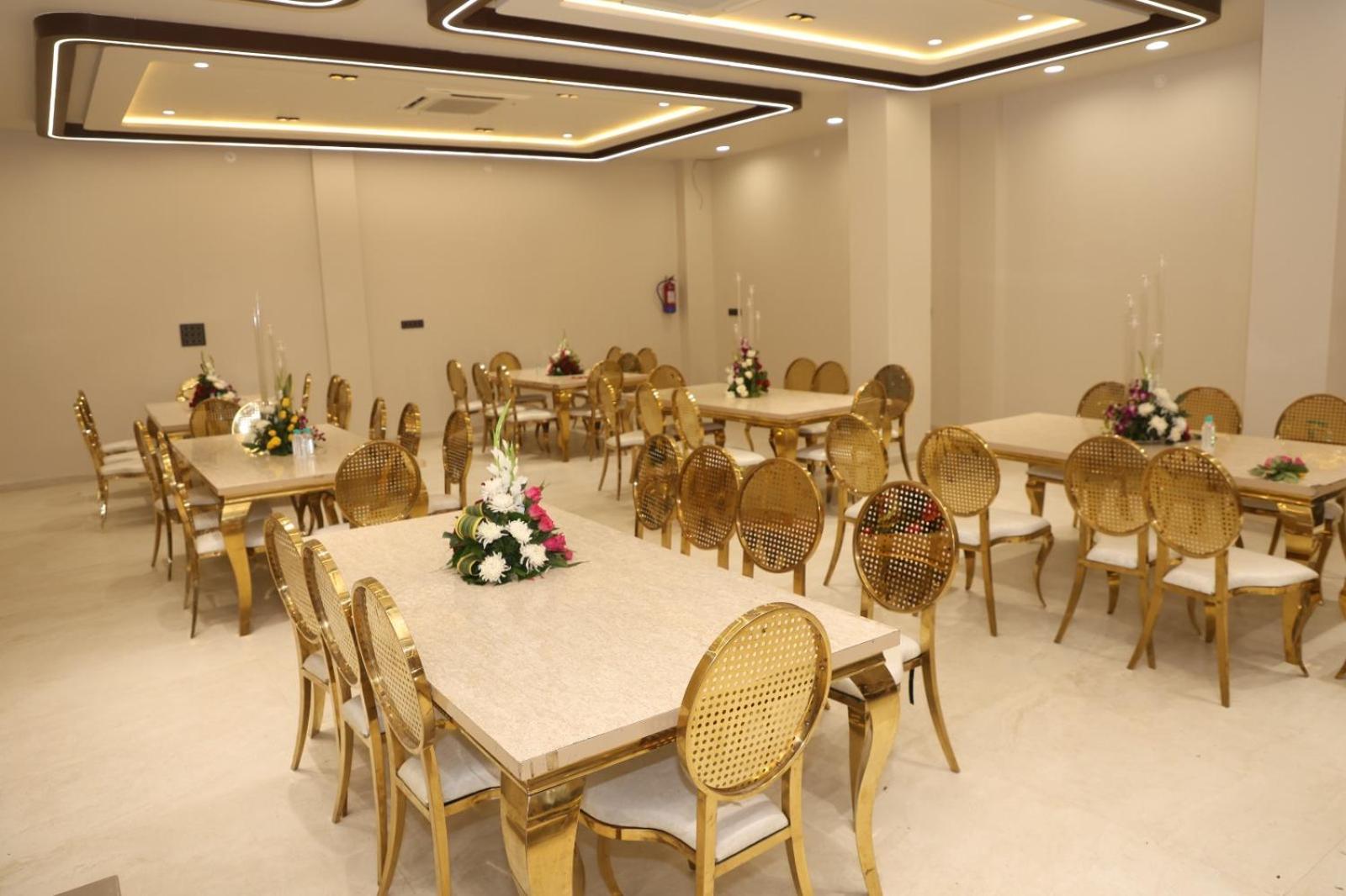 The Meera Hotel Удджайн Экстерьер фото