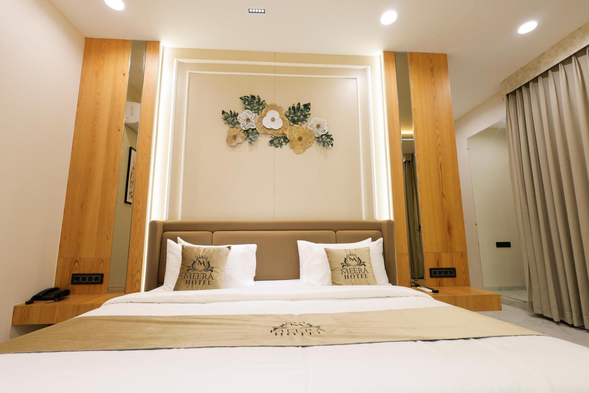 The Meera Hotel Удджайн Экстерьер фото