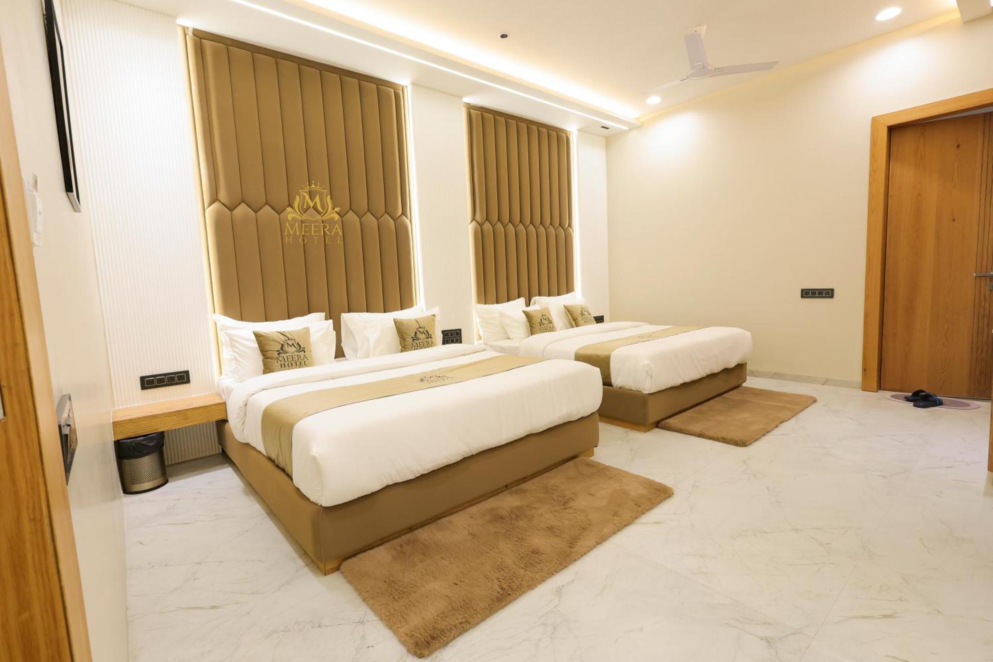 The Meera Hotel Удджайн Экстерьер фото